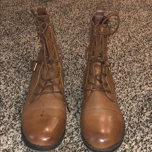 Combat boots women’s 11w tan. Lightly used.
